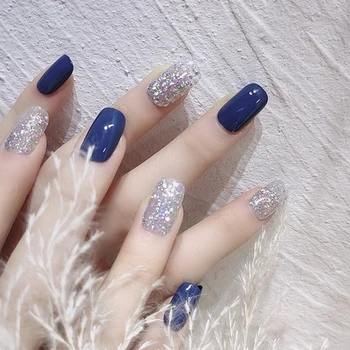 Глянцевые накладные ногти Blue Sparkle Art Design Короткие накладные ногти с полным покрытием, готовые ногти с желеобразным гелем / клеем DIN889