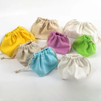 Простая однотонная небольшая тканевая сумка для хранения предметов первой необходимости объемный карман на шнурке из холщовой ткани